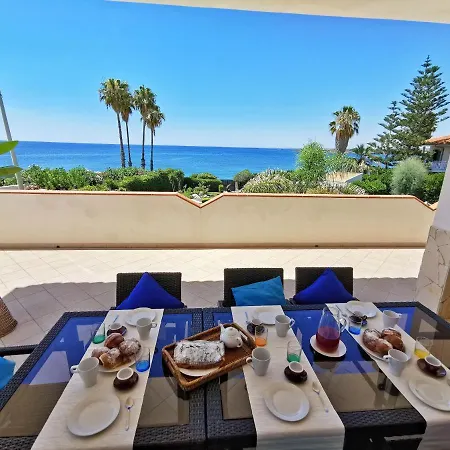 Villa Arenile: Beachfront Oasis With Private Sea Access *