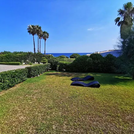 Arenile: Beachfront Oasis With Private Sea Access *