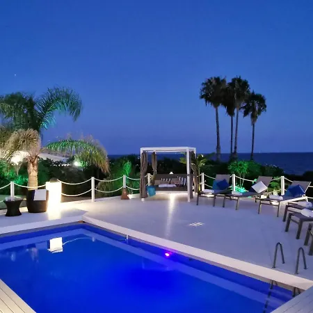 Arenile: Beachfront Oasis With Private Sea Access Fontane Bianche