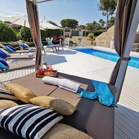Arenile: Beachfront Oasis With Private Sea Access *
