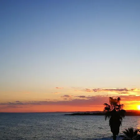 Villa Arenile: Beachfront Oasis With Private Sea Access Fontane Bianche