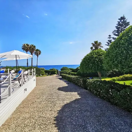 Villa Arenile: Beachfront Oasis With Private Sea Access *