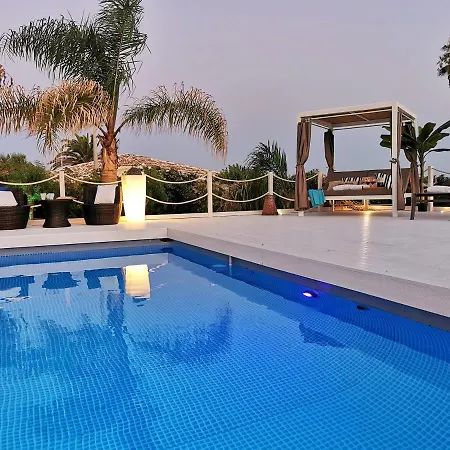 Arenile: Beachfront Oasis With Private Sea Access * Fontane Bianche