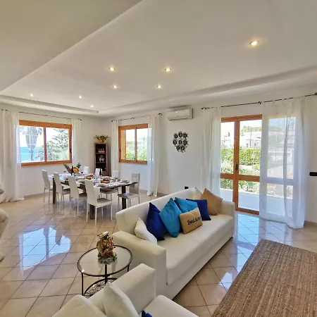 Villa Arenile: Beachfront Oasis With Private Sea Access *