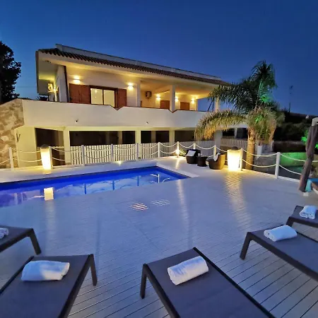Arenile: Beachfront Oasis With Private Sea Access