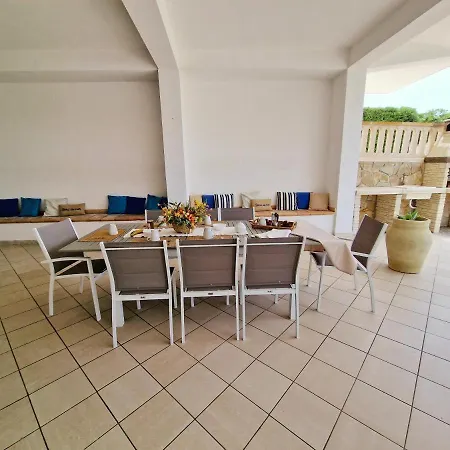 Arenile: Beachfront Oasis With Private Sea Access Villa Fontane Bianche