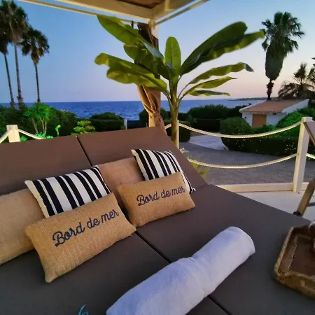 Arenile: Beachfront Oasis With Private Sea Access Villa Fontane Bianche