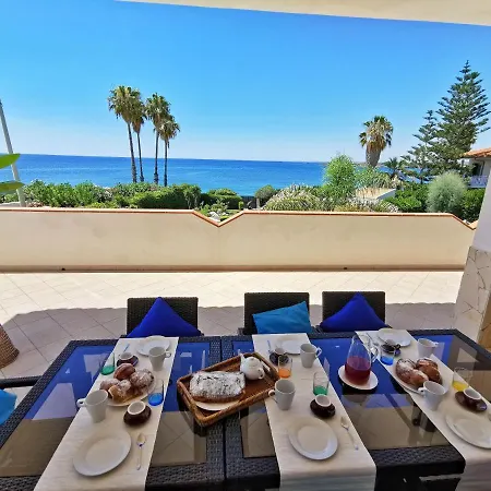 Villa Arenile - Seaside - Swimmingpool- Private Access To Sea - Waterfront - - Siracusa *